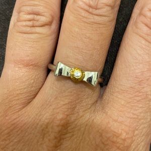 Henri bendel ring